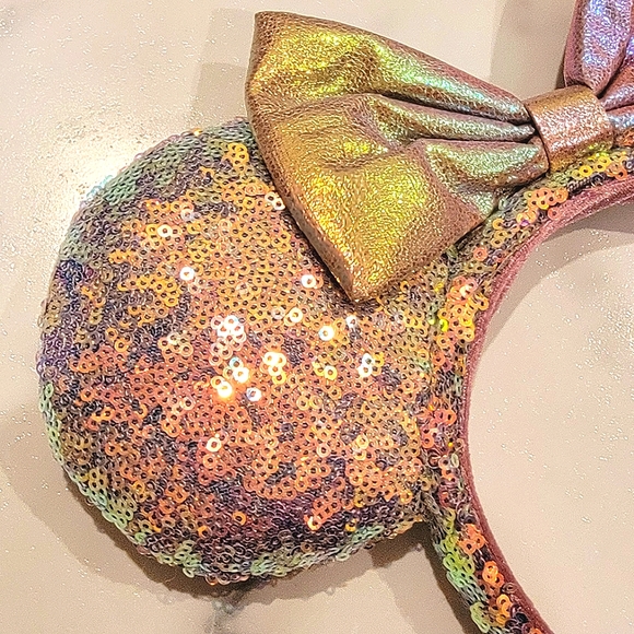 LIKE NEW - Disney Parks 50th Anniversary Earidescent Minnie Ears Headband - Picture 6 of 6